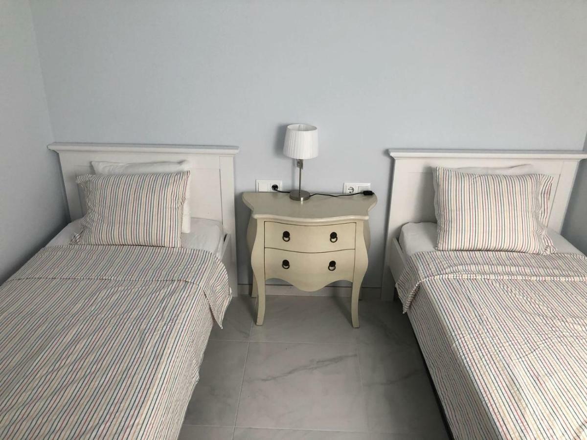 2 Bedroom Apartment In The Old Town, Close To The Beach L' Escala Exterior foto